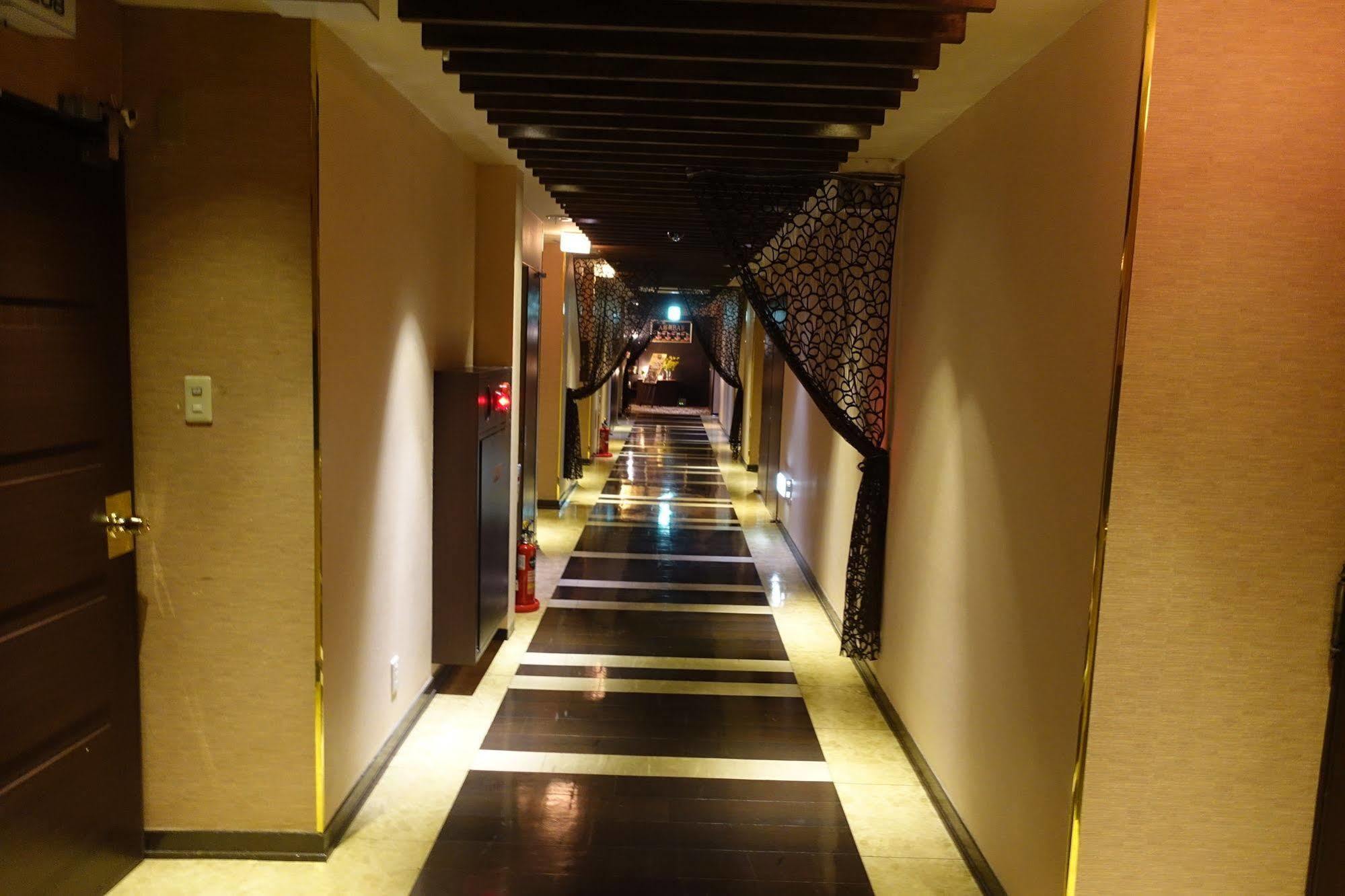 ホテル ポルト 男塾ホテルグループ (Adults Only) Himeji Bagian luar foto
